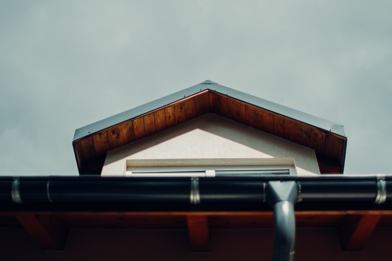 Gutter Cleaning in O'Fallon, MO, and the Surrounding Area | Flowmaster Exterior Services